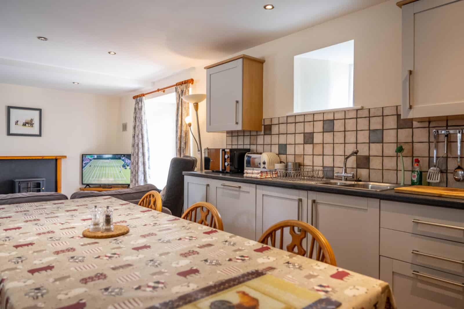 Rye Hill Cottage Kitchen Living Area