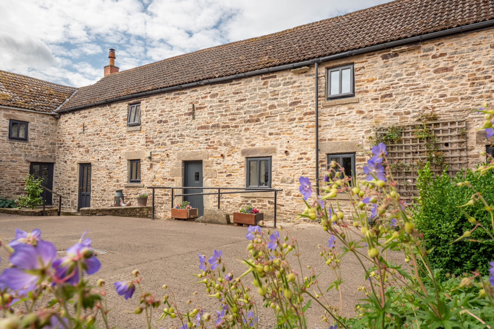 Rye Hill Farm Courtyard